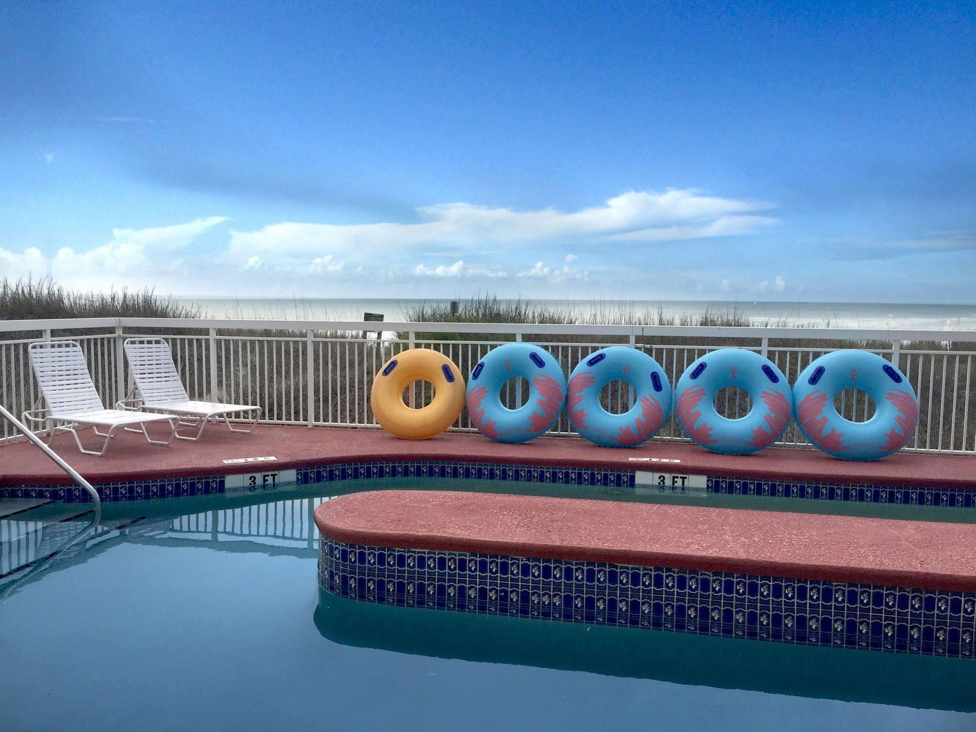 Castaway Beach Inn & Swim Up Bar North Myrtle Beach Esterno foto